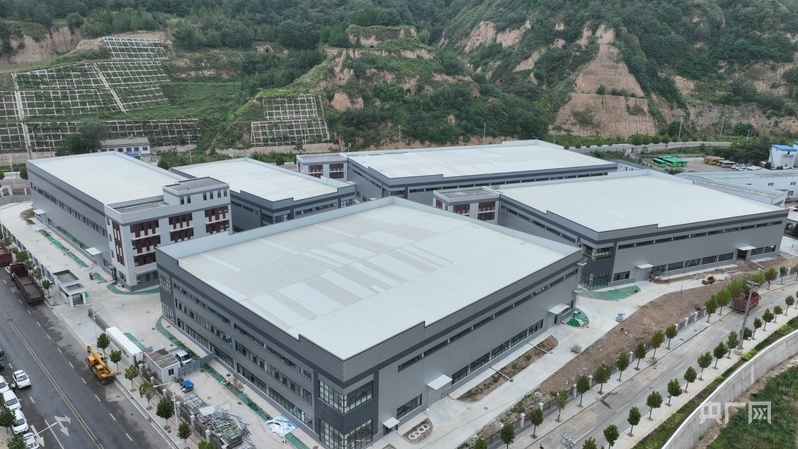 新建成的现代包装科技产业园（央广网发　灵台县融媒体中心供图）