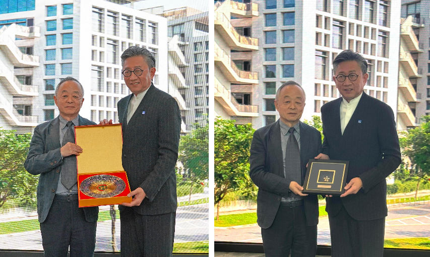 张伶伶会长与盛裕集团首席执行官乔全生交换纪念品