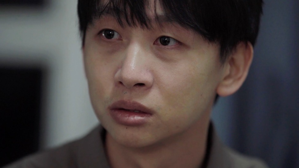 高二我妈癌症去世，高三我爸又出意外，丧事我办的轻车熟路，中午吃饭我突然崩溃了