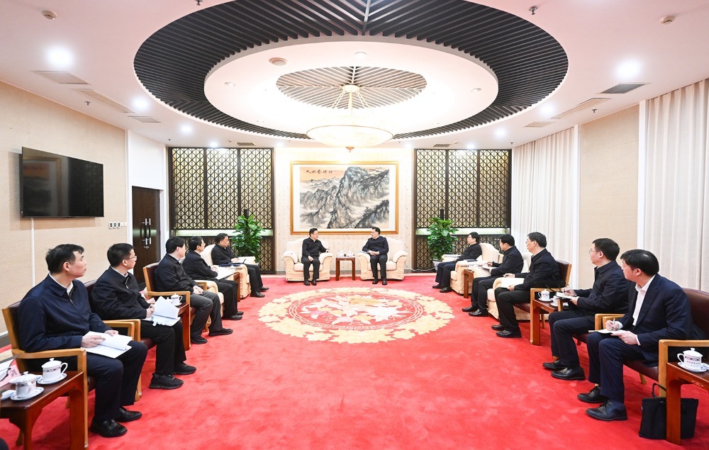 ▲2月28日下午，市委书记袁家军，市委副书记、市长胡衡华在北京走访国家发展改革委。记者 苏思 摄/视觉重庆
