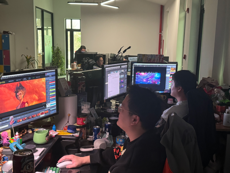 江西泰豪动漫职业学院毕业的白雪鹏和刘伟担任《哪吒2》的合成师