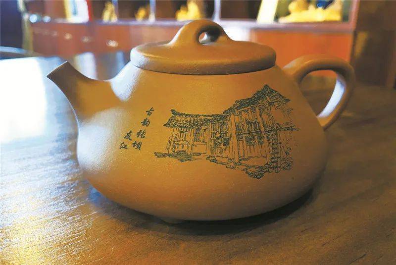 武都紫泥制作的茶壶