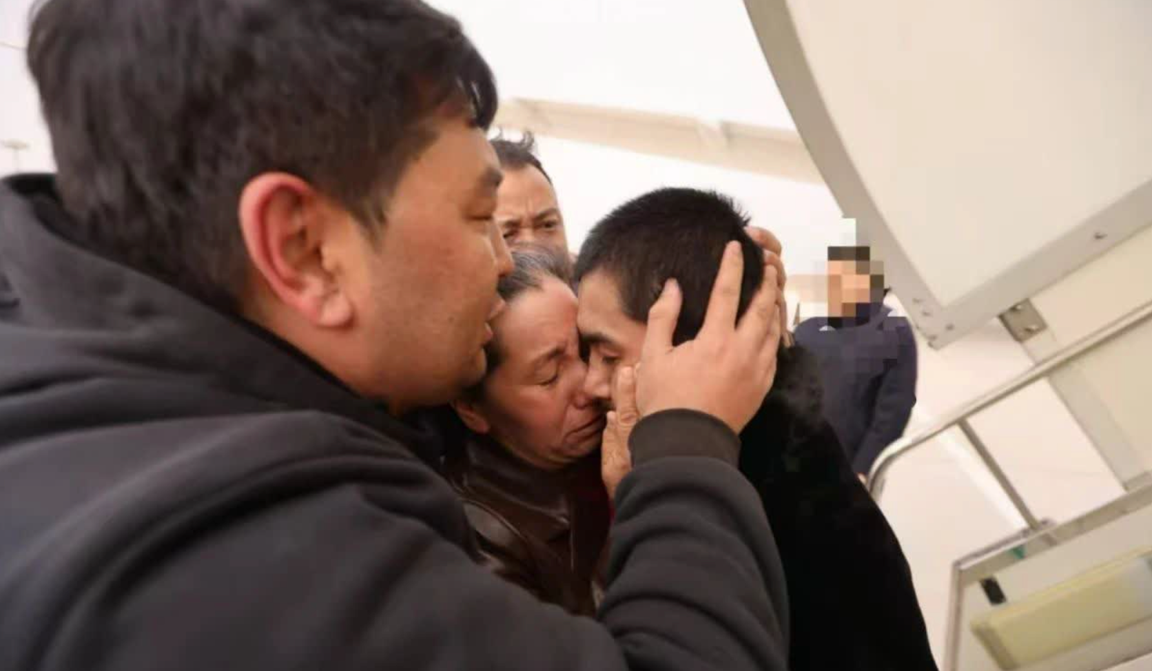 40名中国籍偷渡人员从泰国被遣返回国