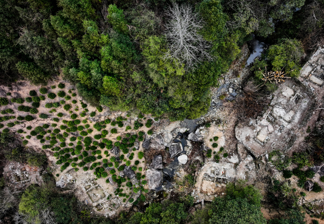 小坞里溪谷瓷石开采加工遗址
