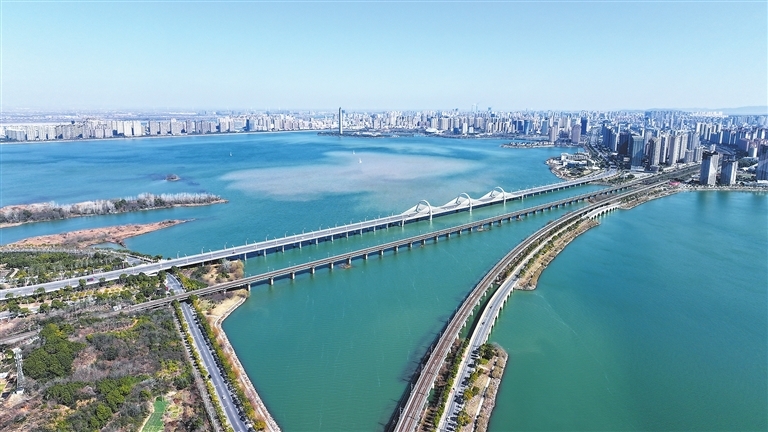 九江：天蓝水碧（图）