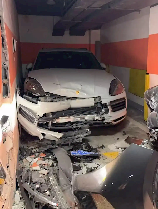 百万保时捷停车库被撞成事故车  疑因肇事理想车开启智驾模式