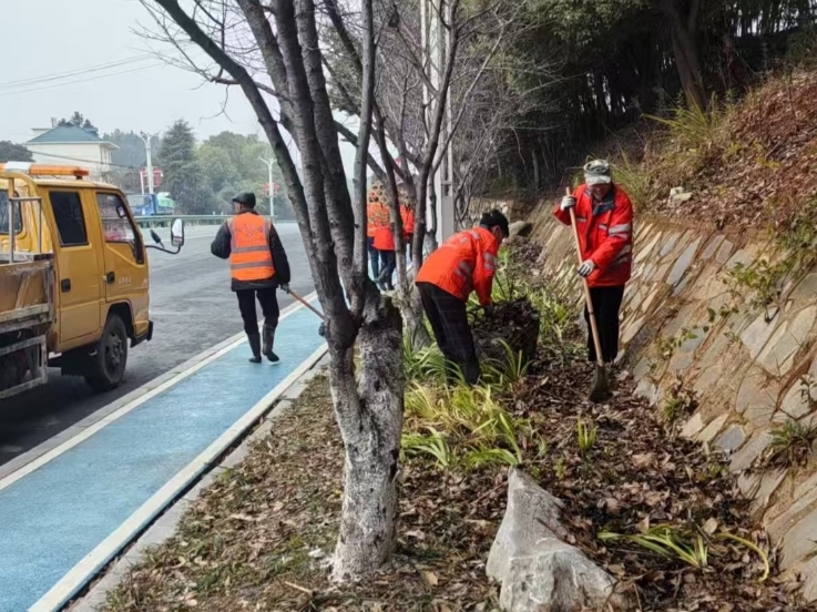 江西庐山市：强化春季养护 营造畅美路域环境