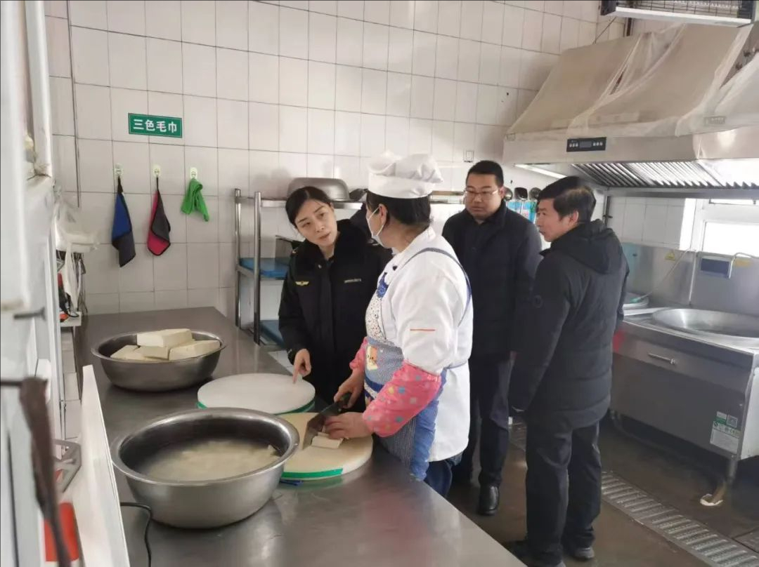 华亭排查校园安全隐患　筑牢新学期“防护网”