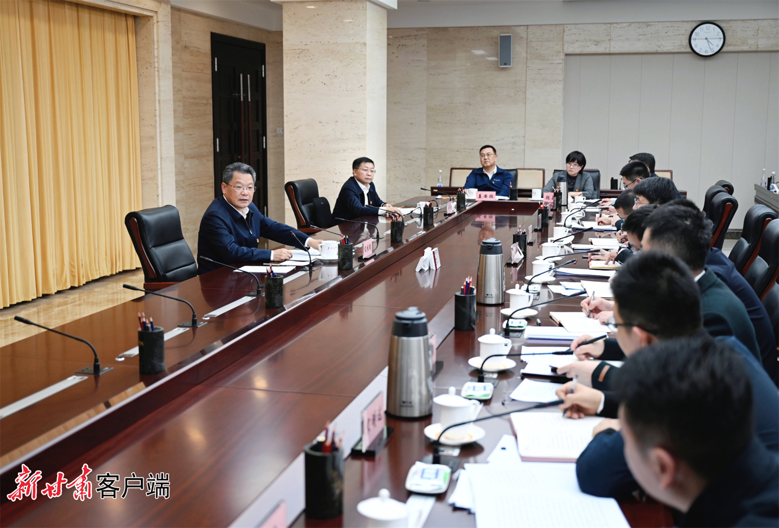 2月27日，省委副书记、省长任振鹤参加省政府办公厅秘书一处党支部组织生活会。新甘肃·甘肃日报记者　盛学卿