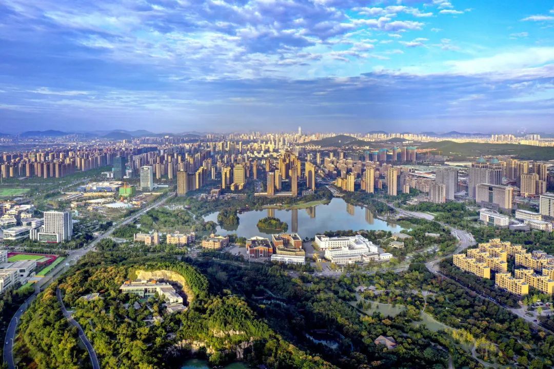 金龙湖1.jpg