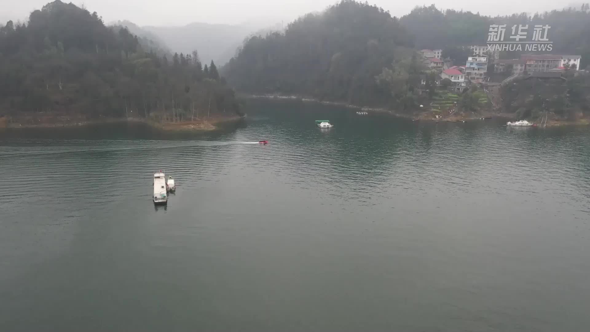 湖南沅陵县两船相撞事故救援正在持续进行