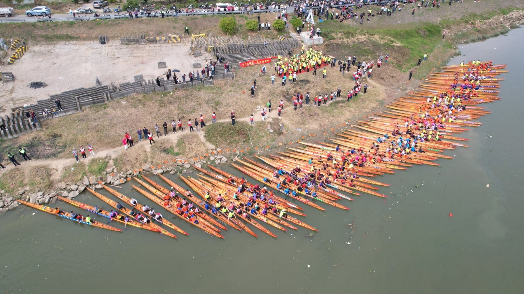 百舸争流展风采,鸿运当头迎新春!顺德大良大门第三届五人龙舟公开赛盛大开启