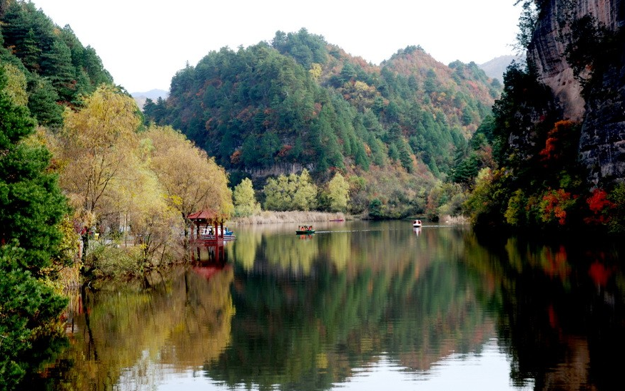 仙人崖(麦积区融媒体中心 供图)