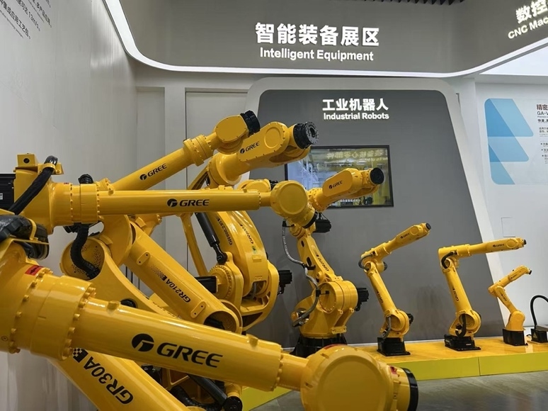 格力智能装备展区的工业机器人
