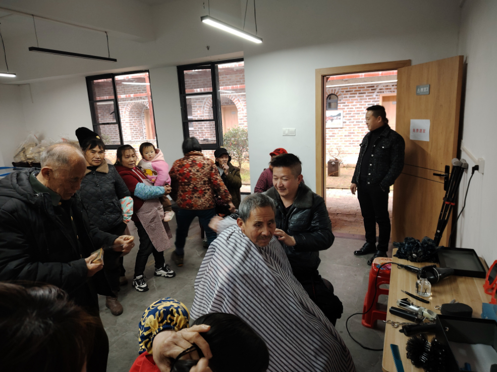 江西永新:情暖留守群体 传递社会大爱