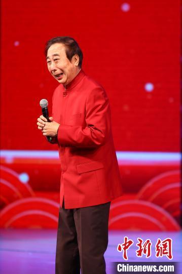 中国曲艺名家新秀走进江西南昌冯巩携众演员登台献艺