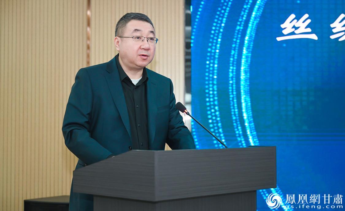 丝绸之路信息港股份有限公司党委书记、董事长吴育红介绍公司在信息技术应用创新领域的发展成果