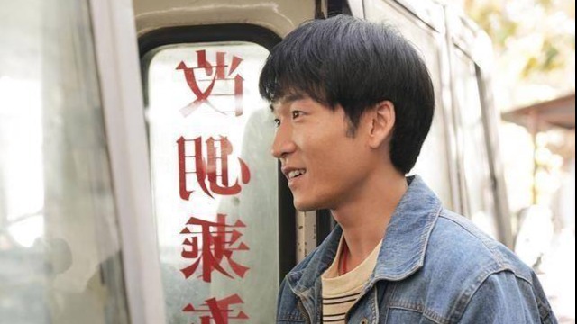 梅婷宠着、闫妮护着，长得不帅气却让大咖轮流作配，他啥来头？封面图