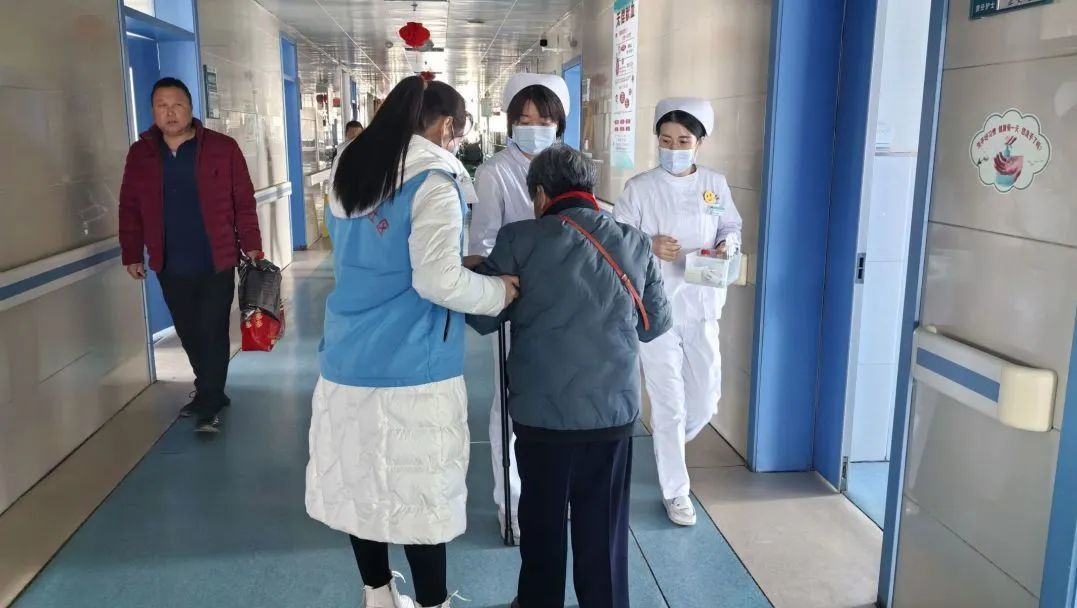 守护"一老一小一弱一特"　华亭这样打造社区服务新典范