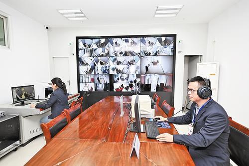 3月5日，在邢台市南和区公共资源交易中心，工作人员正为“双盲”评审项目提供服务和保障。 本报记者 赵永辉摄