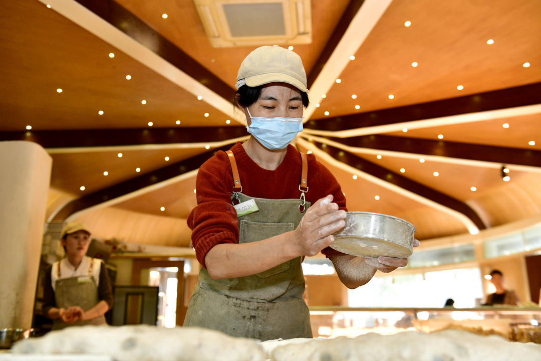 日照市五莲县白鹭湾小镇通过引进高端人才,吸引“能人”返乡。