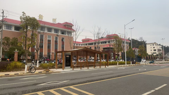 赣州卫生学校-西南门