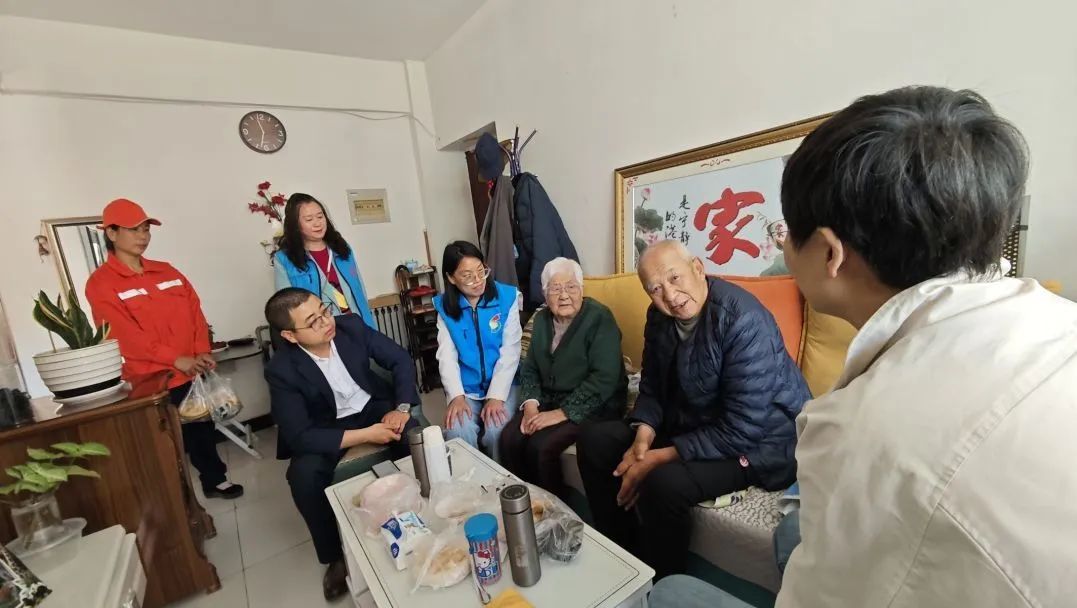 守护"一老一小一弱一特"　华亭这样打造社区服务新典范