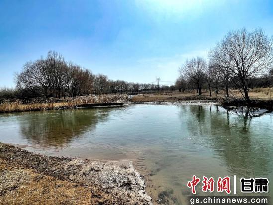 景电工程以水为笔，绘就人水和谐的壮美画卷。李筱　摄