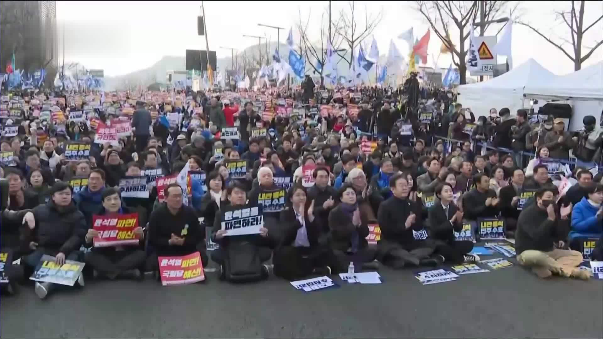 韩国检方未就抗诉达成一致 民众示威集会