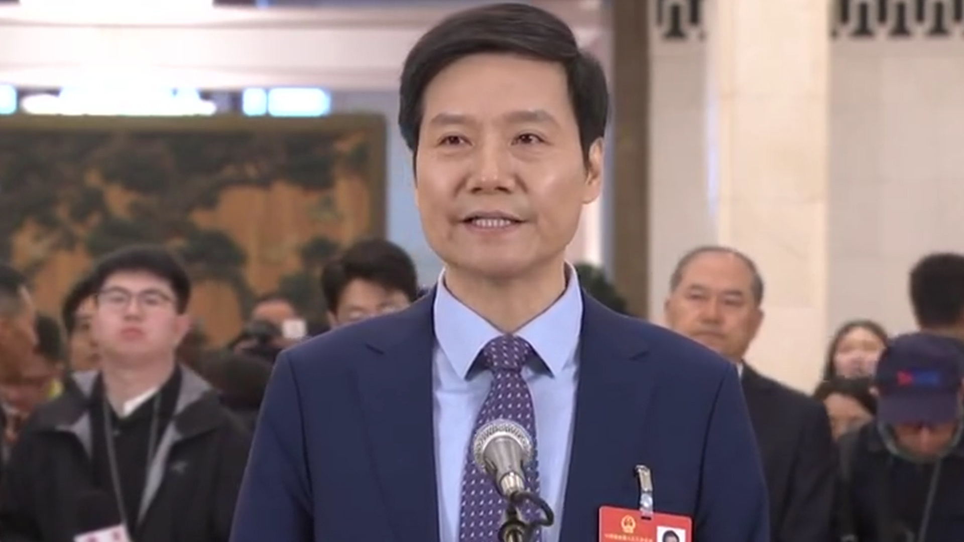 雷军亮相代表通道：全球用户越来越认可中国科技创新的价值_凤凰网视频_凤凰网