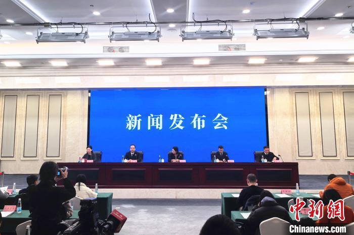 3月5日,第九届中国康复辅助器具产业峰会和第43届中国国际康复辅助器具产业暨国际福祉机器博览会新闻发布会在江西南昌市红谷滩区举行。记者 吴鹏泉 摄