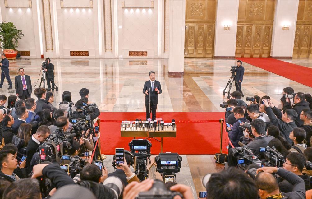 3月5日,第十四届全国人民代表大会第三次会议首场“部长通道”集中采访活动在北京人民大会堂举行。这是教育部部长怀进鹏接受媒体采访。新华社记者 陈晔华 摄