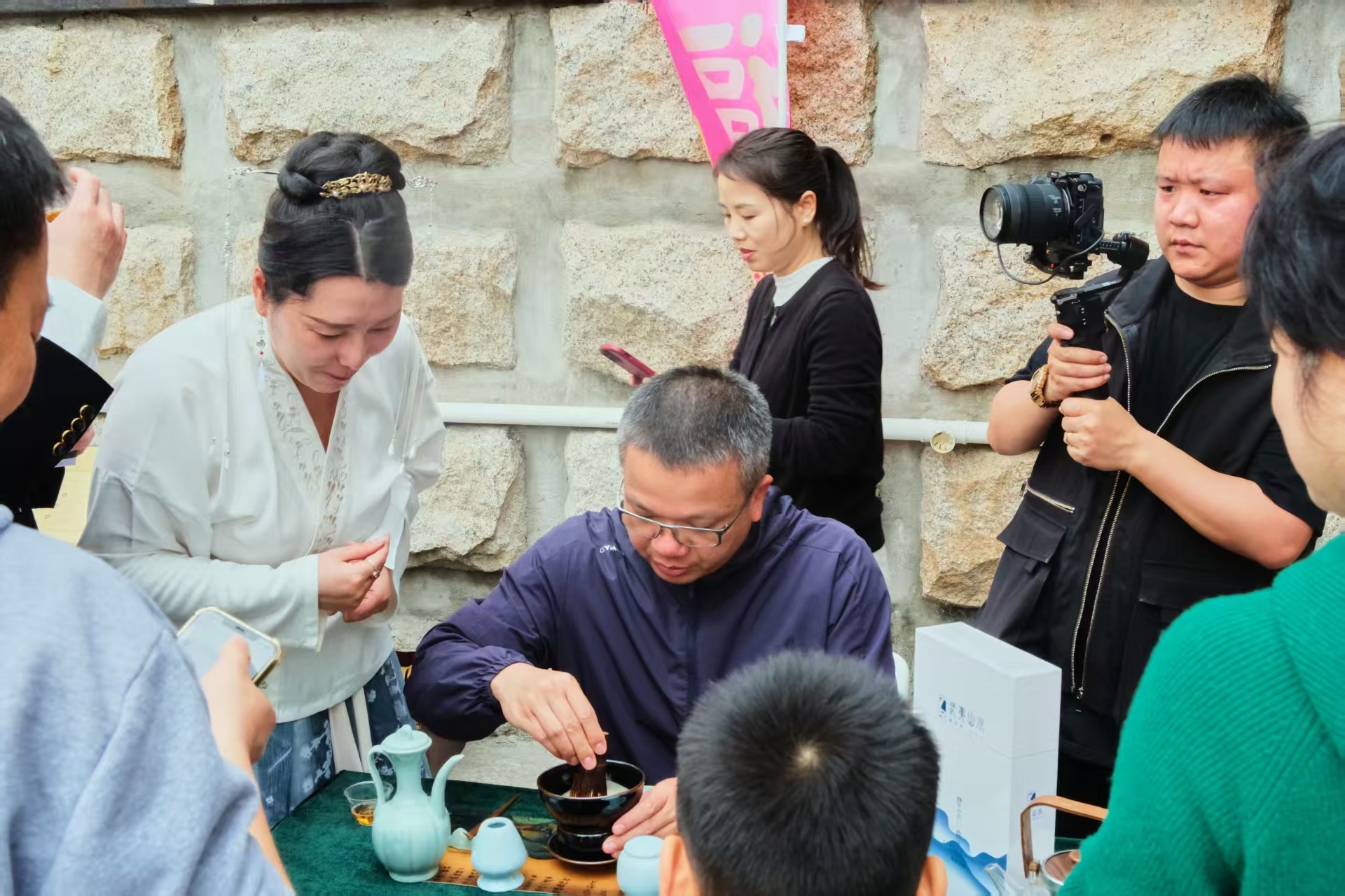 麒麟献瑞 共赏非遗之美——“横”有趣非遗悦赏季文明实践活动深受欢迎