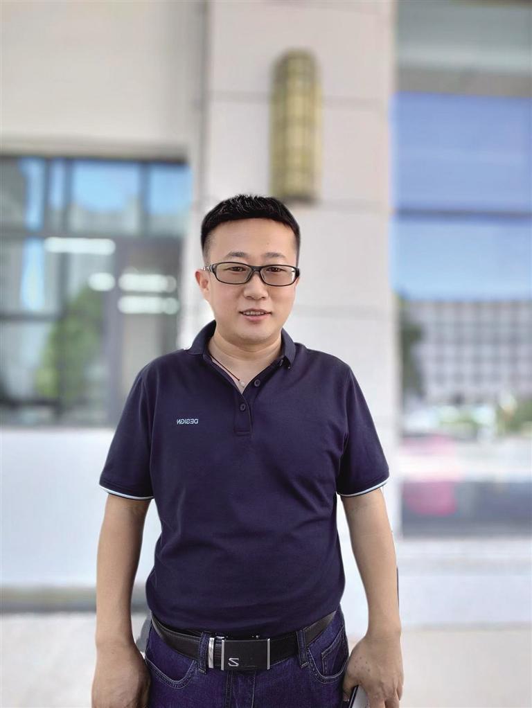 李诚