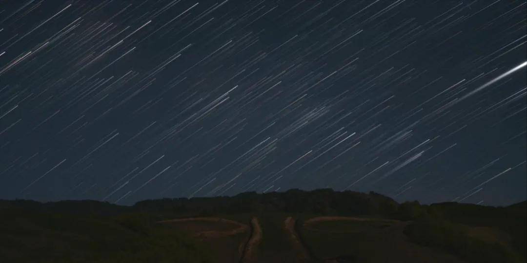 《大地生长》夜景 王伟拍摄
