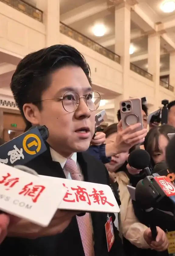 霍启刚讨论《哪吒2》在香港的热映！鼓励香港观众多关注内地影视作品