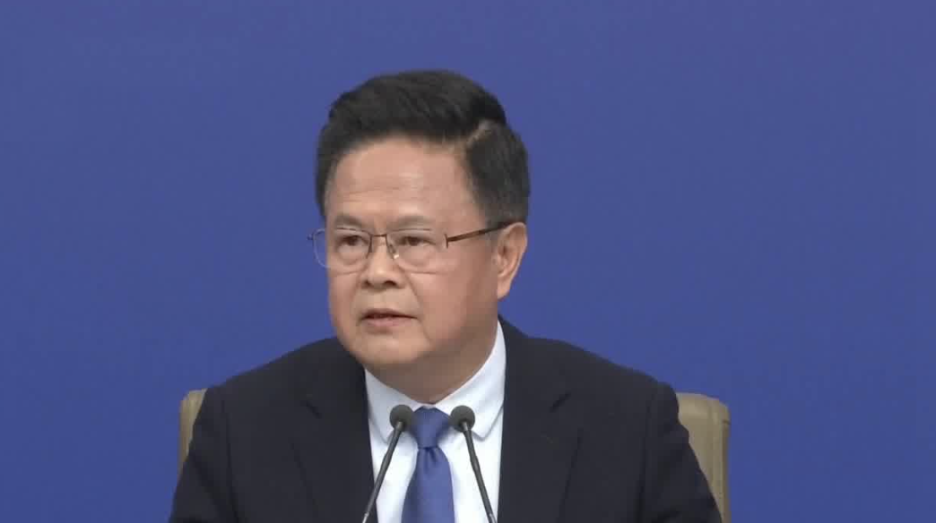 郑栅洁：对实现5%左右增长目标充满信心