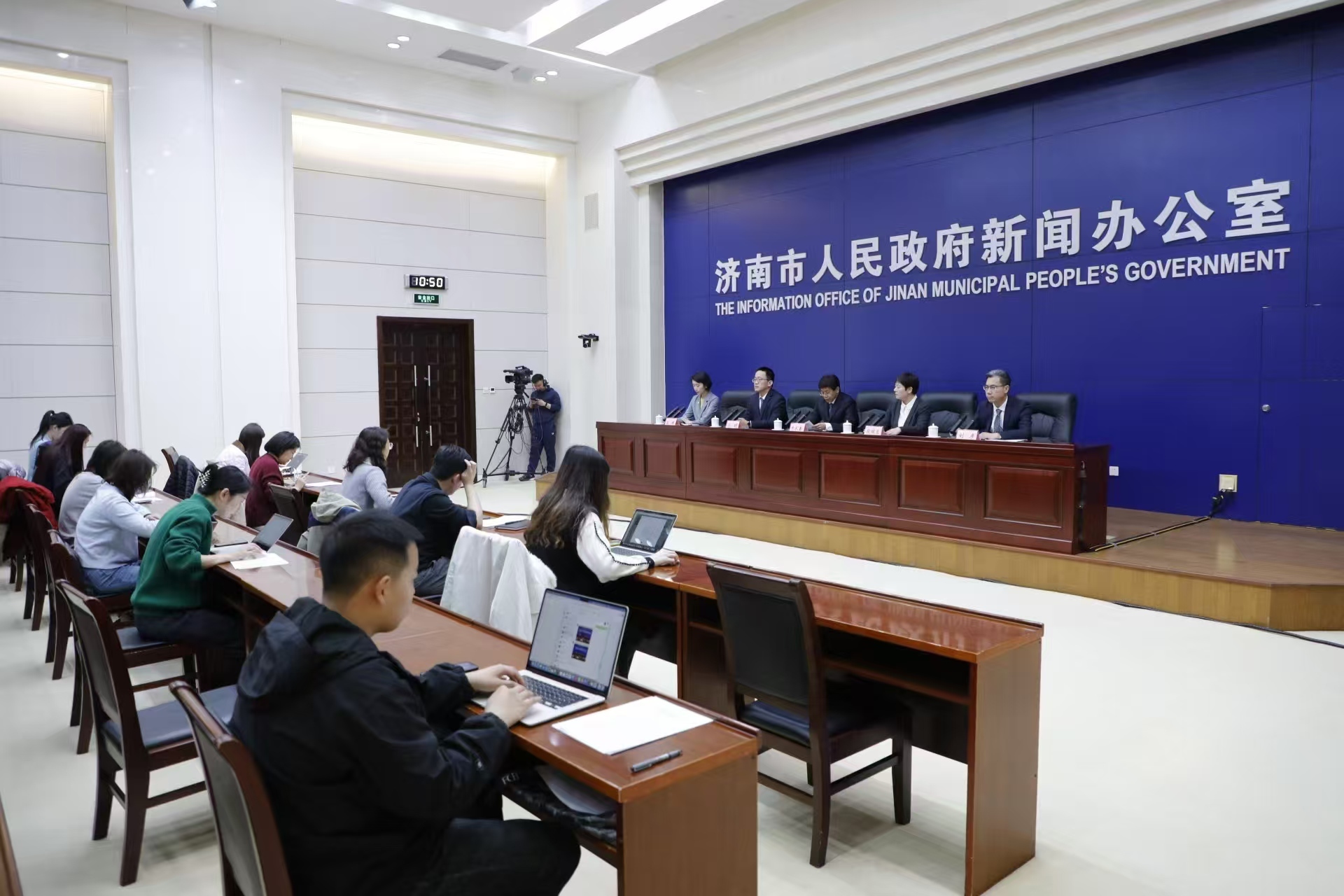 实施六大行动、实现十个新提升！2025年济南这样干