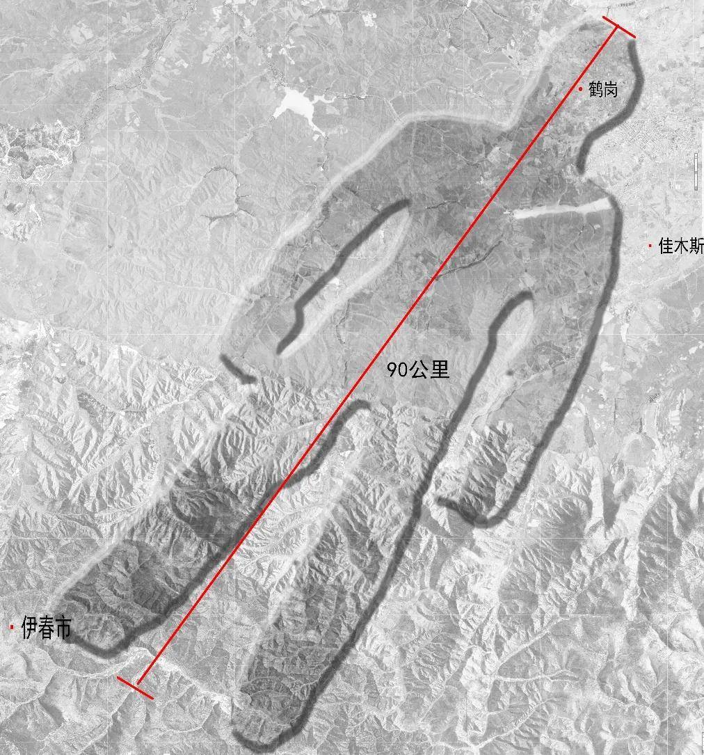 《鹤岗大地之眼》幻化出90公里高的“大地之人”