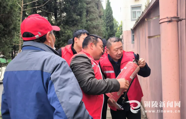 铜陵市铜官区：大家来找患 一起当雷锋