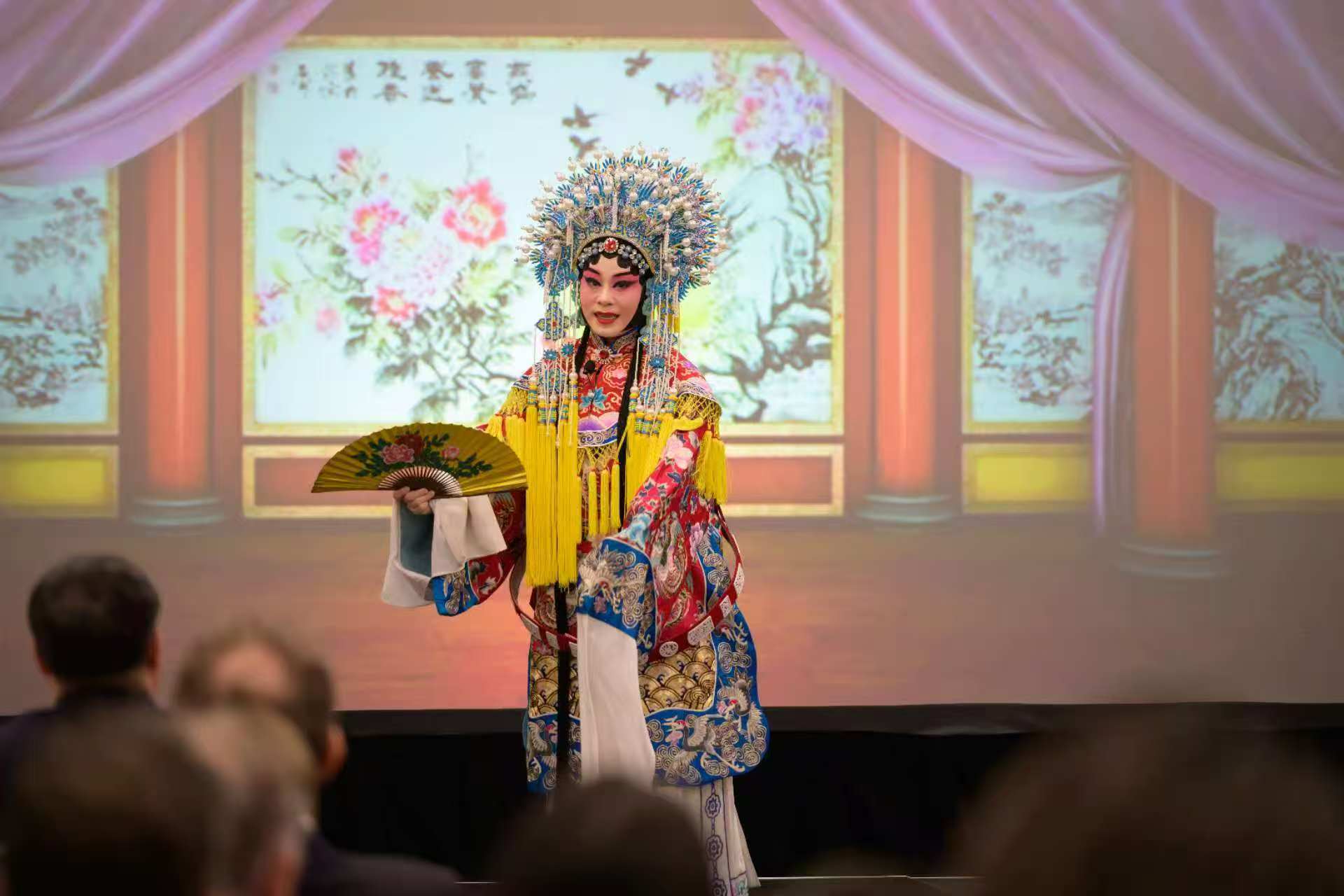 以花为媒，中美交流再添新靓点，中国青岛亮相第196届费城花展