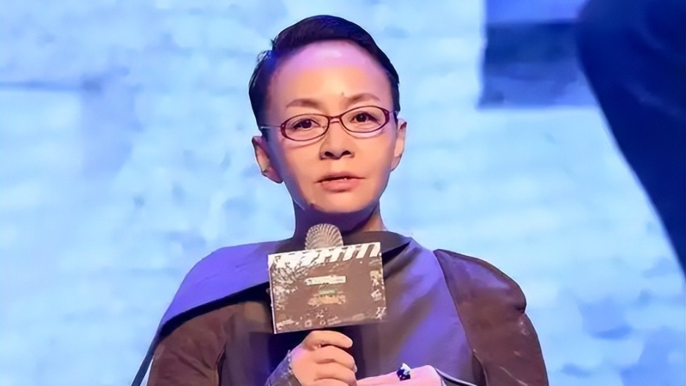 宋丹丹该向杨紫道歉？一句“不漂亮”，让她彻底走上“不归路”封面图