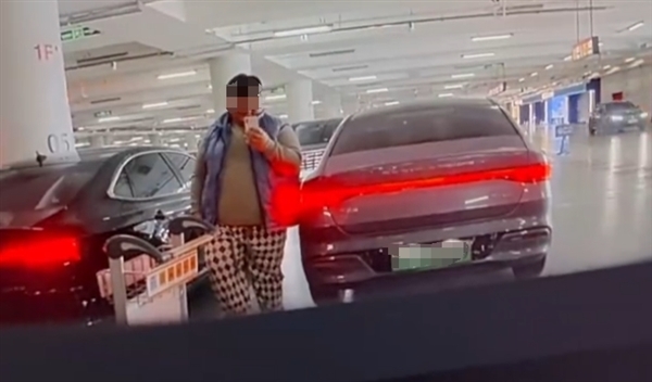 小米SU7 Ultra有多火：机场停一天 71组哨兵视频