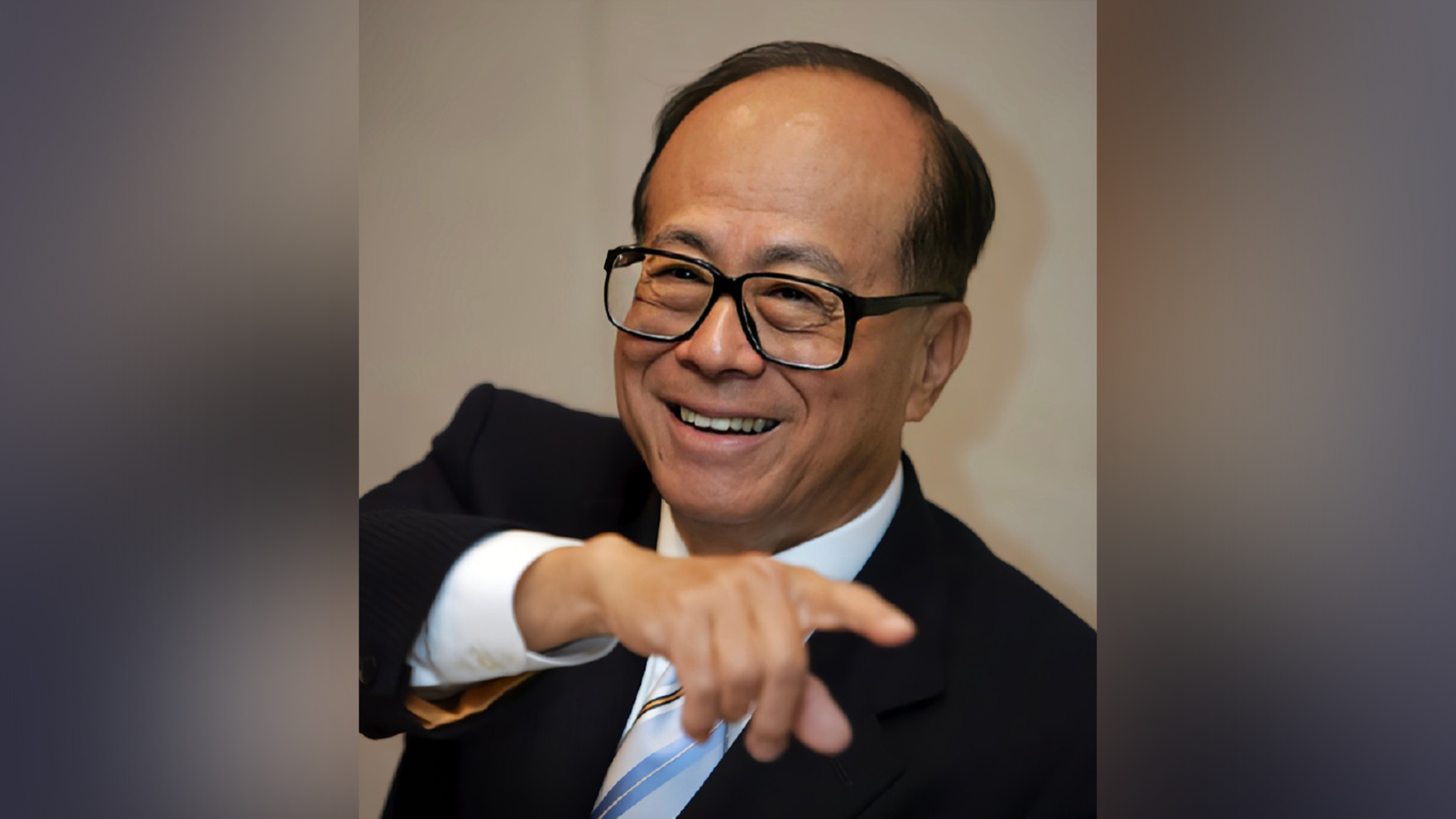 李嘉诚拟卖掉43个港口，包括巴拿马运河的两个港口，价值1657亿元，美国公司将接手