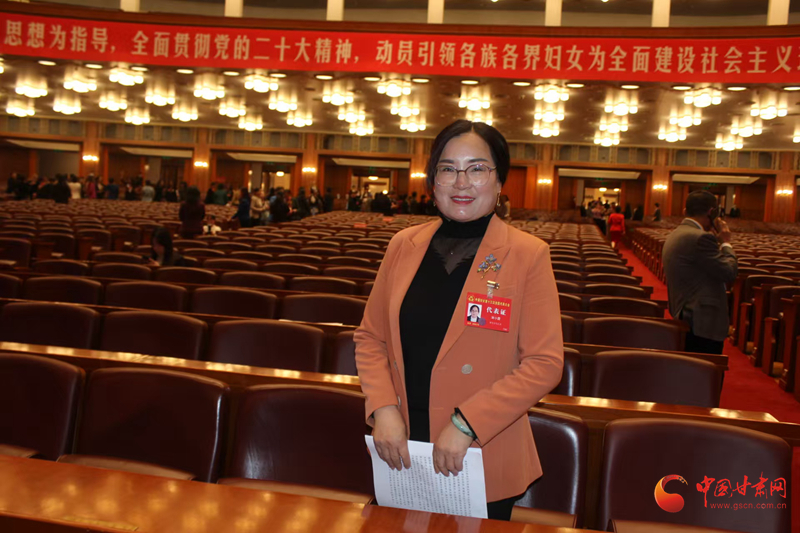 耕耘药海结硕果破译沉默证言探悬案 她们的故事闪着光