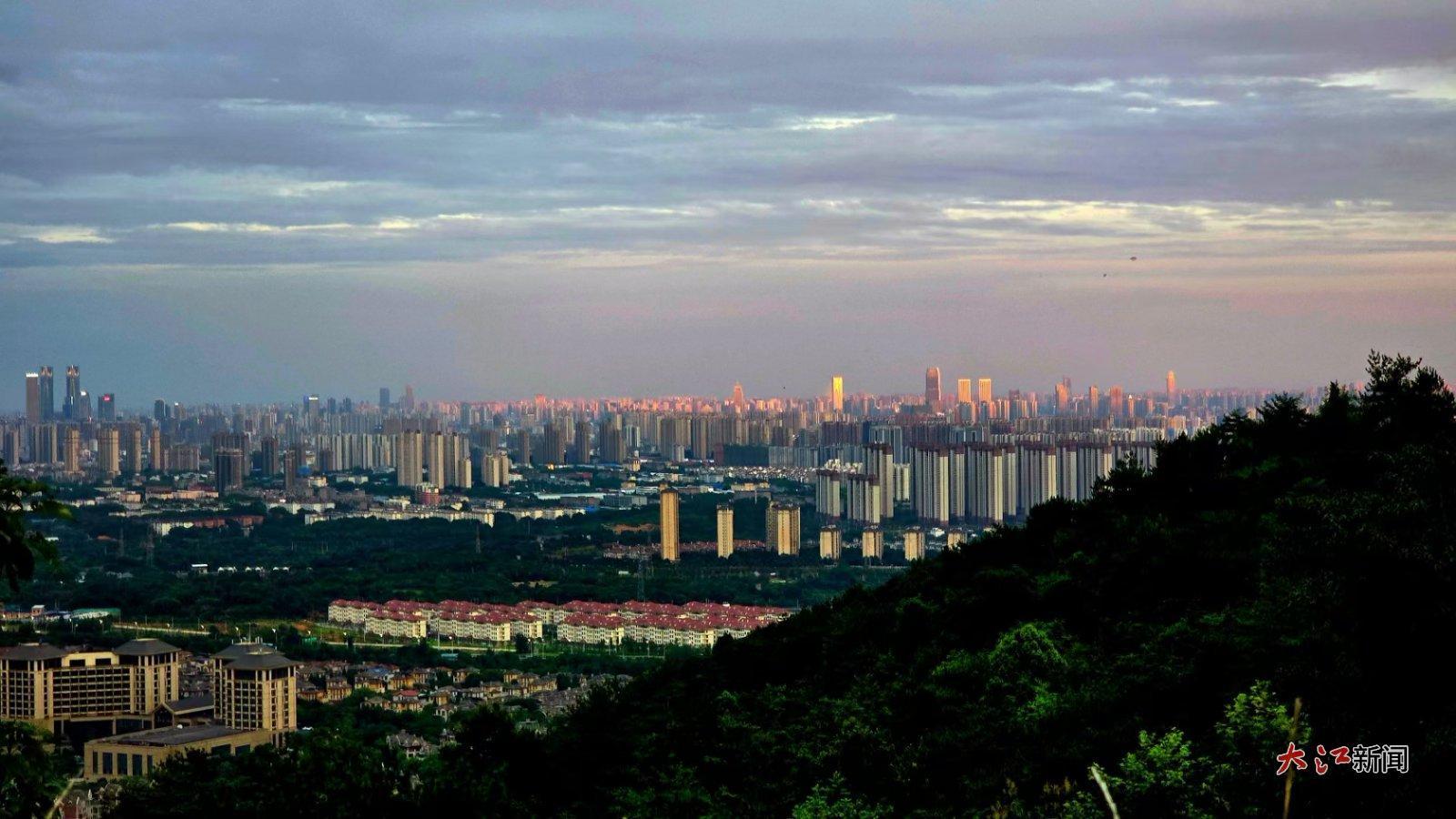 蟠龙峰的“蓝调”时刻