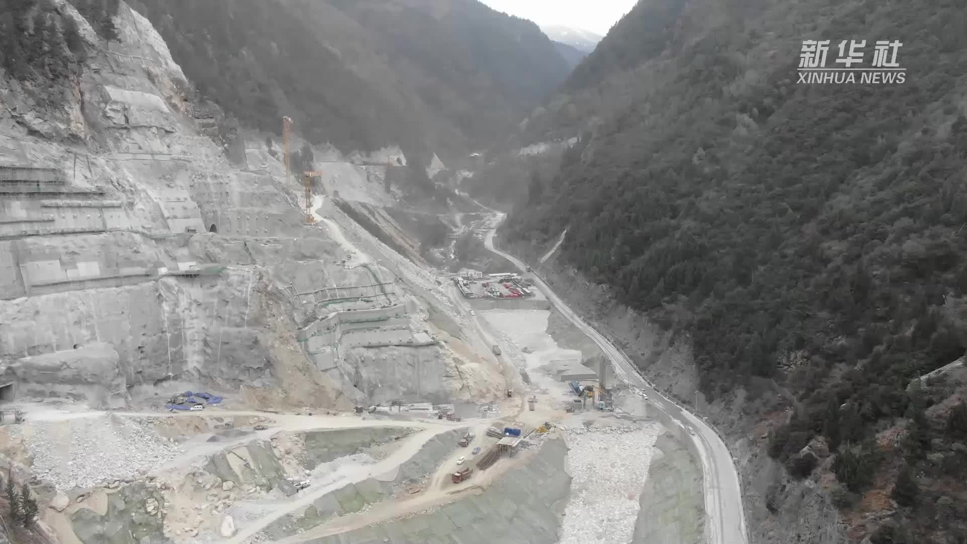 西部大开发重点工程——双江口水电站最高闸室完成浇筑