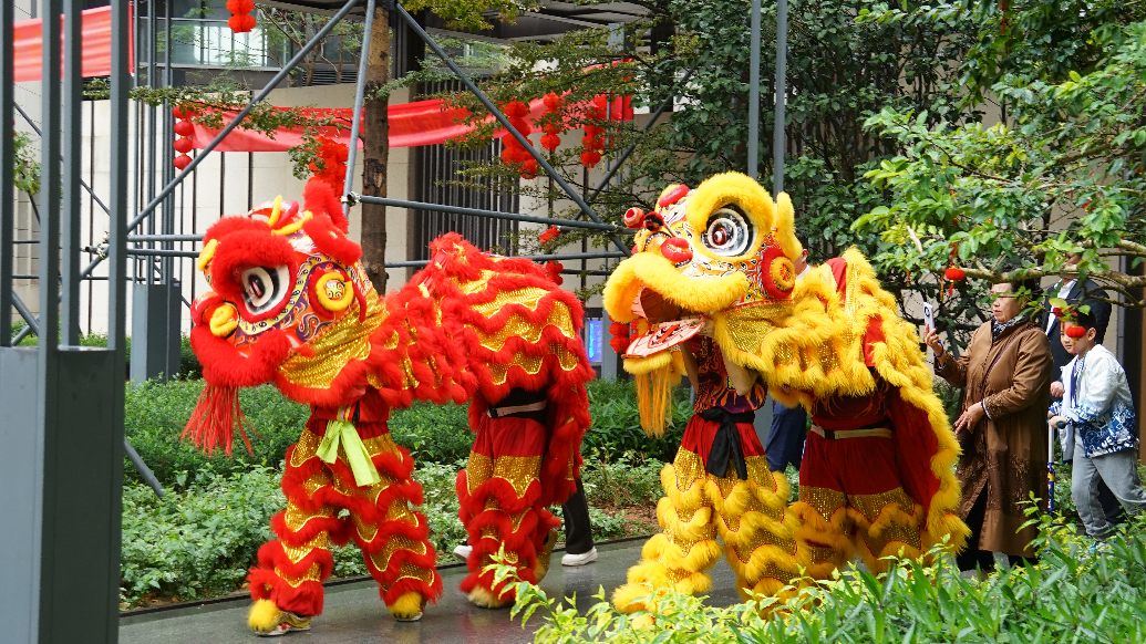 图:华富村元宵游园会