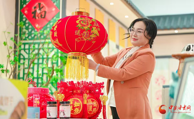 耕耘药海结硕果破译沉默证言探悬案 她们的故事闪着光