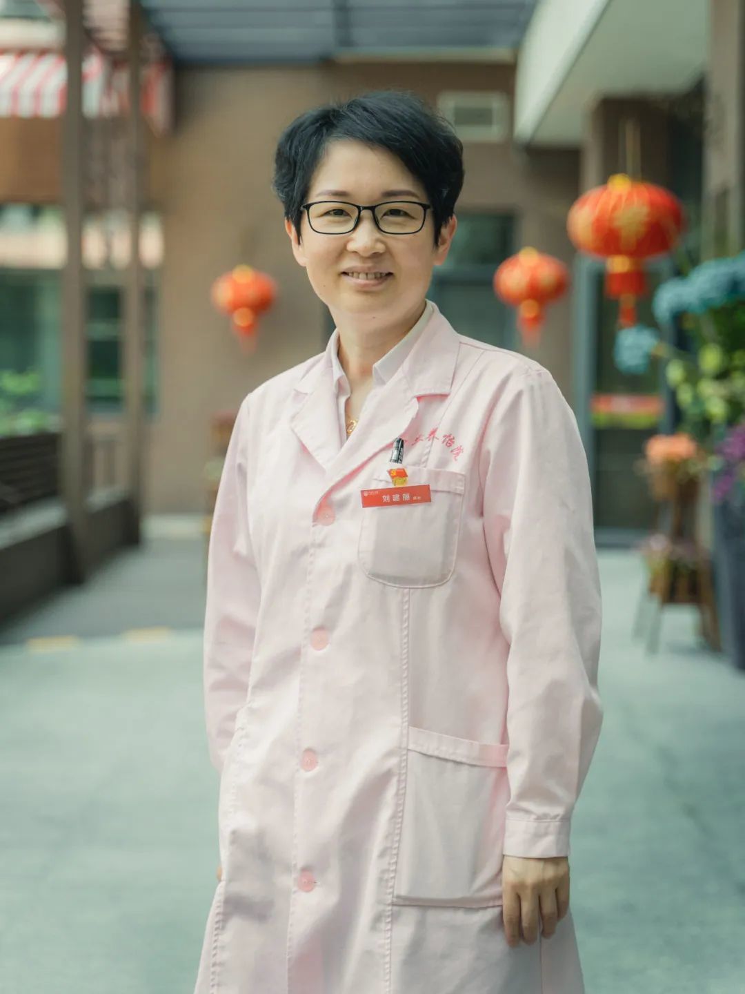 1.2刘建丽工作照.jpg